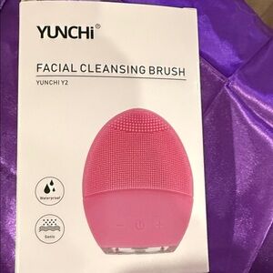 Facial Cleansing Brush